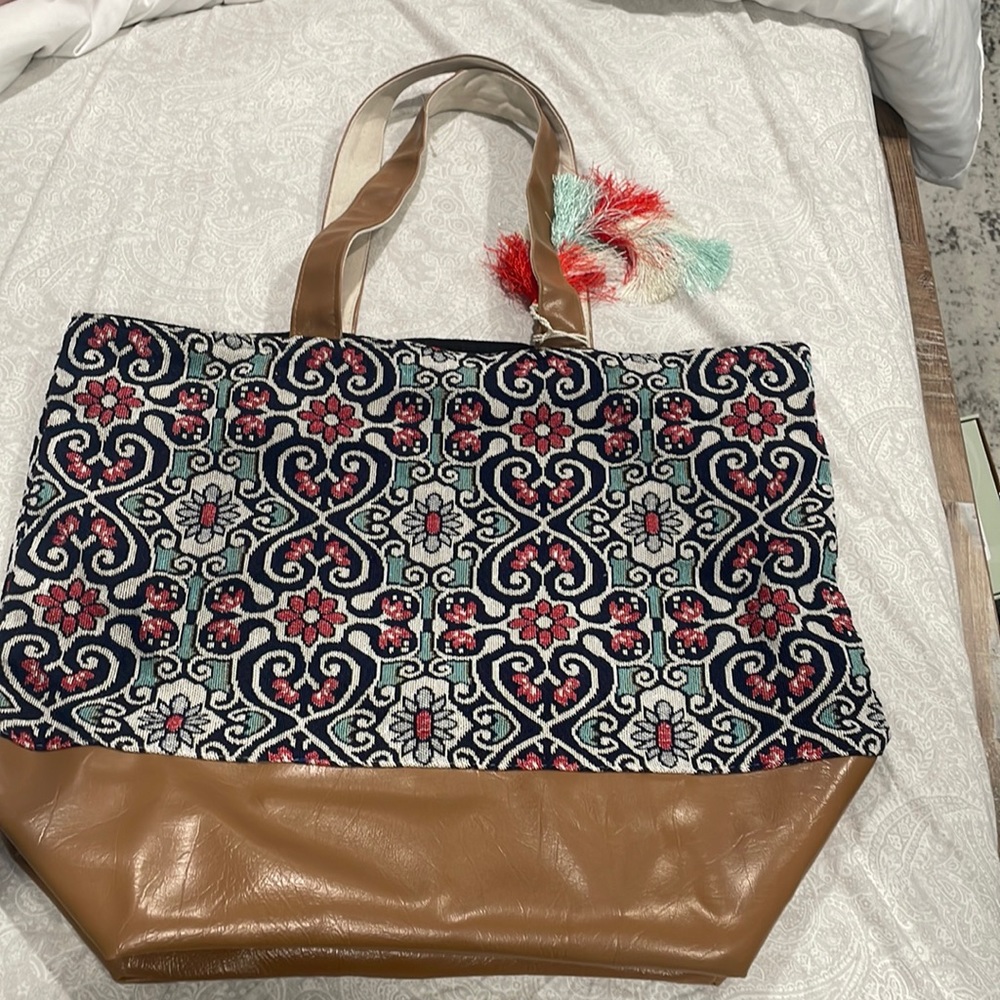 Tote bag